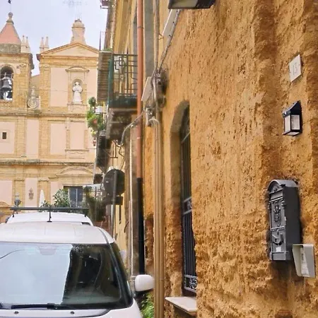 Atena Nr 1 Nyaraló *